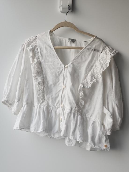 Scotch & Soda Tops - Scotch & Soda Eyelet Ruffle Peplum Cropped Button Up 100% Organic Cotton Blouse